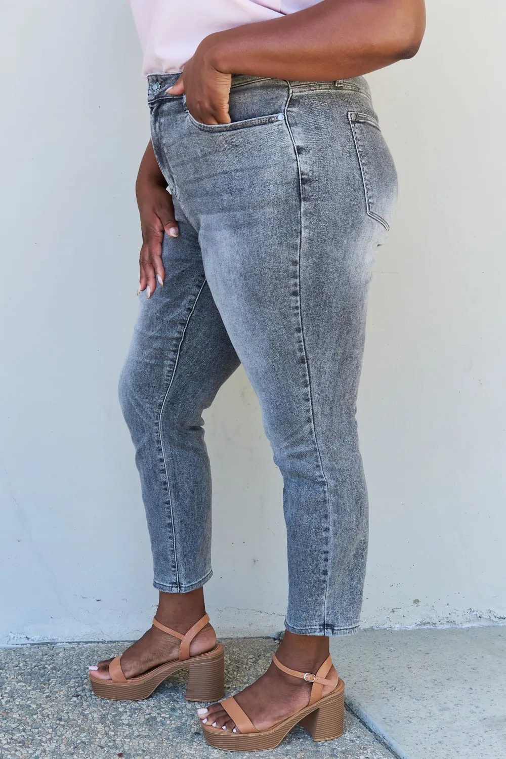 Judy Blue Racquel *all sizes* Size High Waisted Stone Wash Slim Fit Jeans (DS)